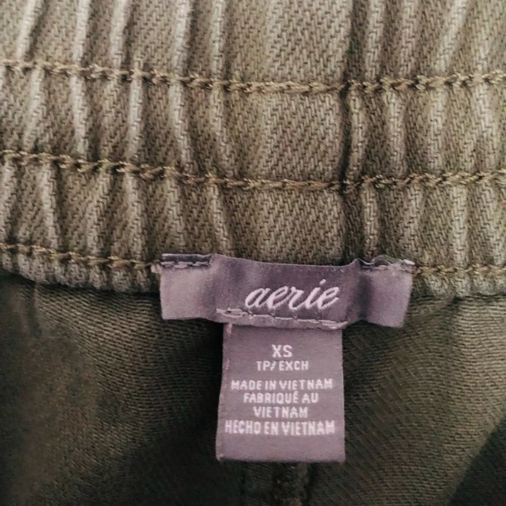 AERIE Green Frayed Denim Shorts With Elastic Waist & Pockets Size XS